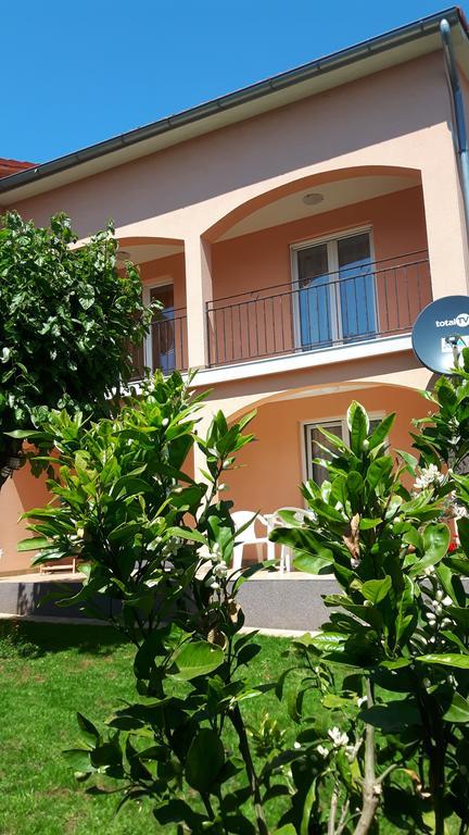 Apartment Ivan Пореч Екстериор снимка