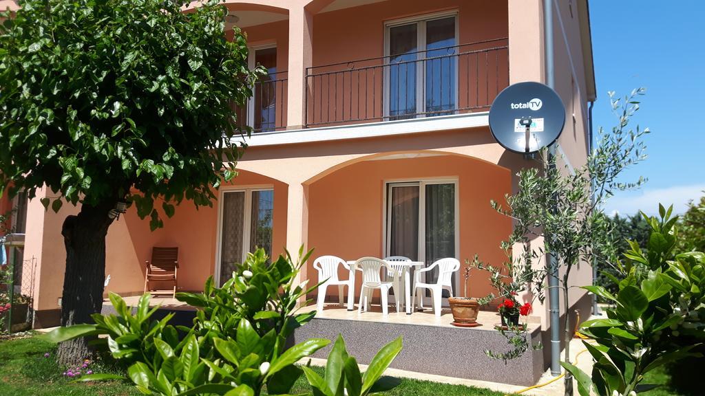 Apartment Ivan Пореч Екстериор снимка