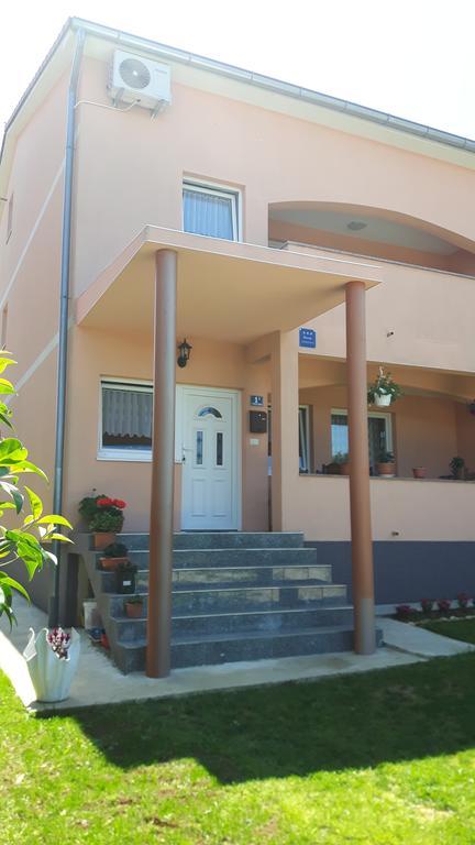 Apartment Ivan Пореч Екстериор снимка