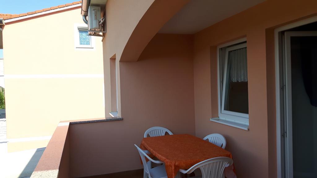 Apartment Ivan Пореч Екстериор снимка